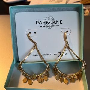 Chandelier earrings